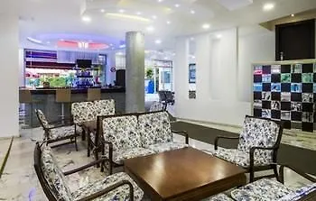 Parador Suite Hotel Аланія