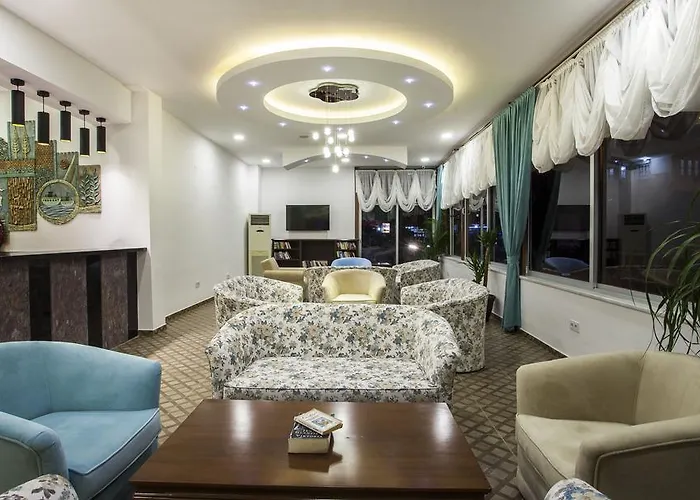 فندق Parador Suite Hotel 3*