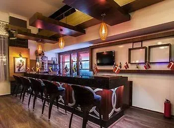 Parador Suite Hotel فندق 3*