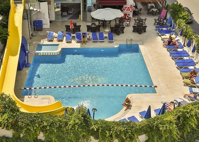 Parador Suite Hotel فندق