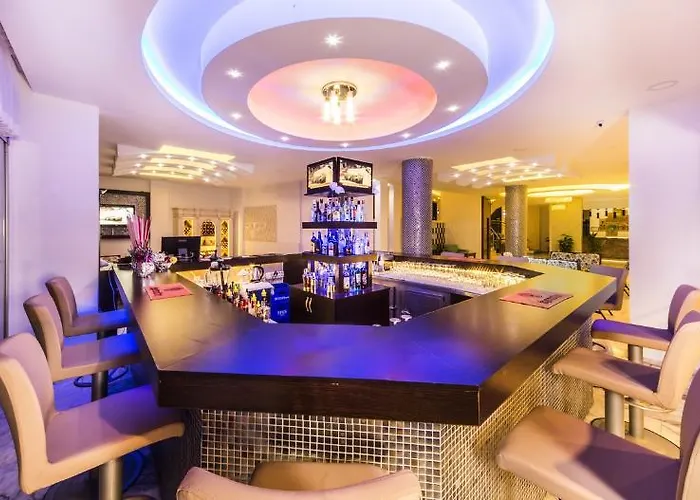 Parador Suite Hotel ألانيا