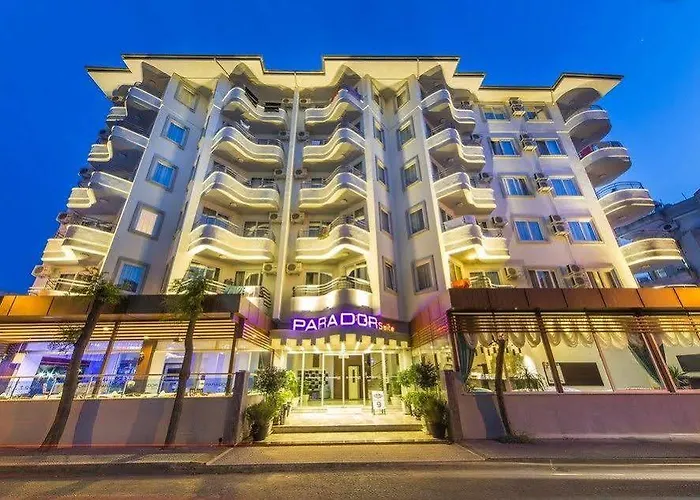 Parador Suite Hotel 3*