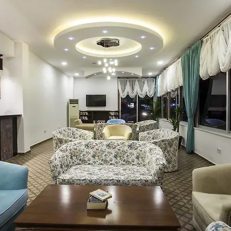 Отель Parador Suite Hotel 3*