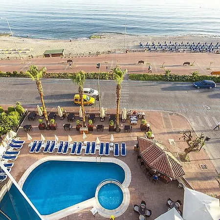 Parador Suite Hotel فندق