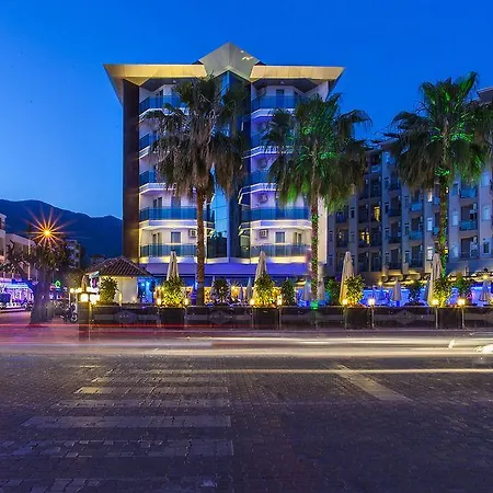 Parador Suite Hotel فندق