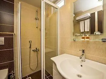 Parador Suite Hotel Отель 3*