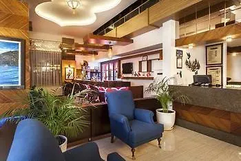 Parador Suite Hotel 3*