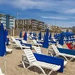 Parador Suite Hotel 호텔 알란야
