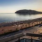 Parador Suite Hotel 호텔 3*