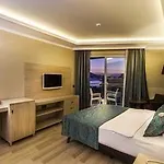 Parador Suite Hotel 호텔 알란야