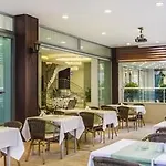 Parador Suite Hotel 호텔
