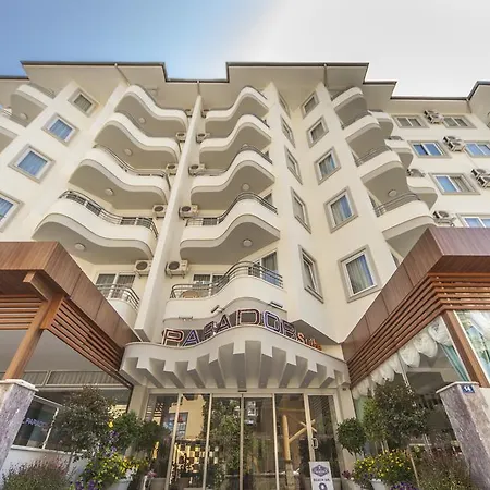 Parador Suite Hotel מלון