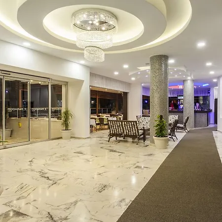 Parador Suite Hotel 3* אלאניה