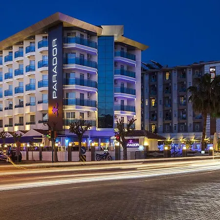 Parador Suite Hotel מלון