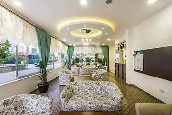 Parador Suite Hotel Готель