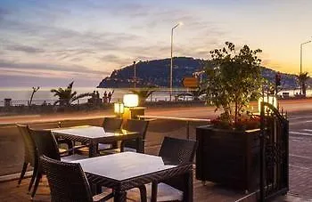 Parador Suite Hotel 3*