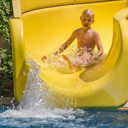 Parador Suite Hotel 3* 阿拉尼亚